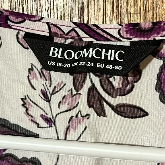 18-20 NWOT Bloomchic Dress in purple bandana pattern - Picture 2 of 4